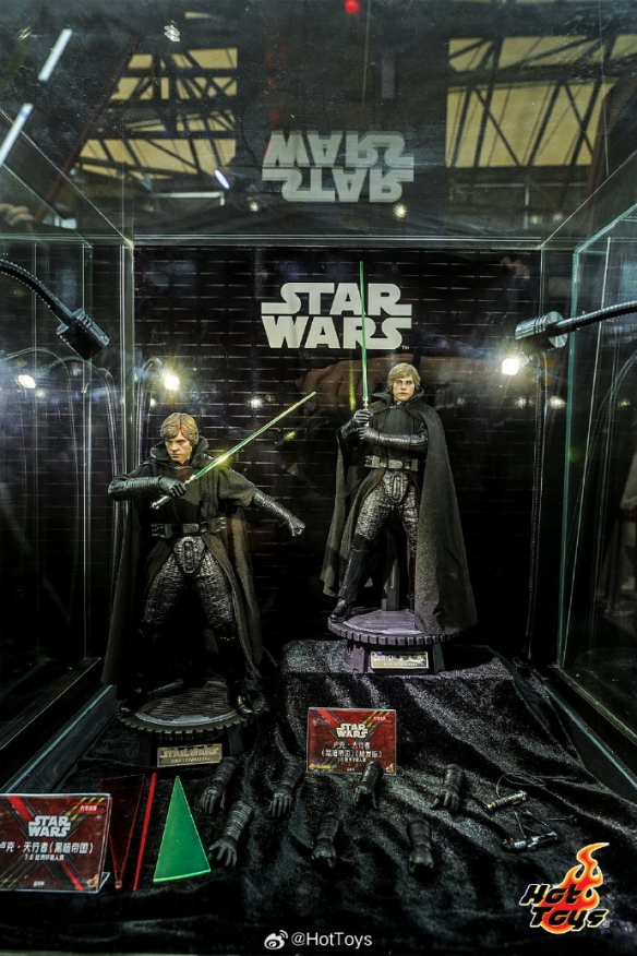 CJ24：Hot Toys《死侍与金刚狼》 1:1雕像震撼登场！