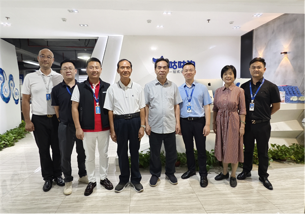 广西壮族自治区政府原副主席一行莅临咕咕狗指导，共话创新服务
