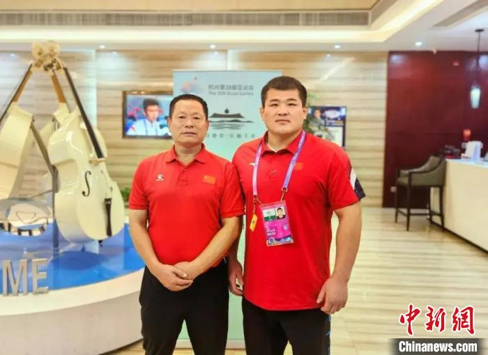 (巴黎奥运)“中国武术之乡”走出的摔跤少年 逆风翻盘创历史