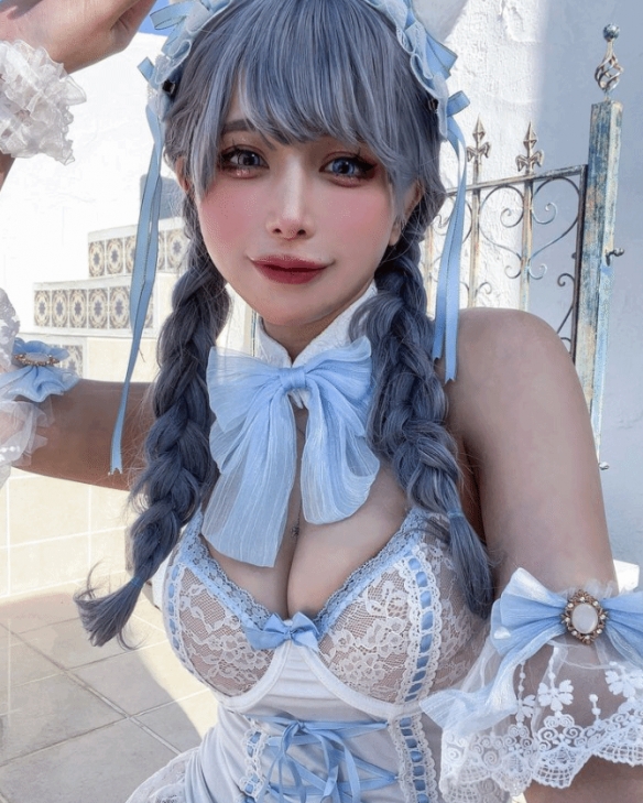 樱花妹COS《尼尔》2B小姐姐 这诱人大白腿也太还原了