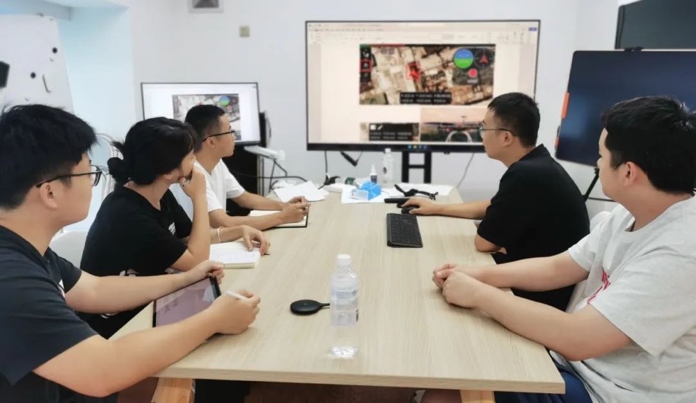 卓翼智能飞思实验室与中飞院联合开发教学课程，校企联袂共绘教育蓝图