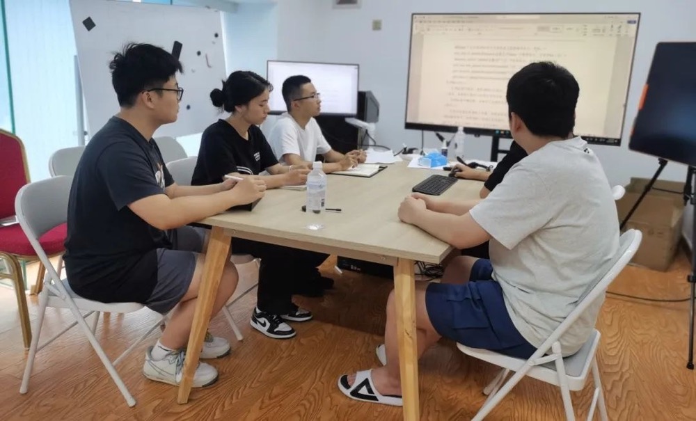 卓翼智能飞思实验室与中飞院联合开发教学课程，校企联袂共绘教育蓝图