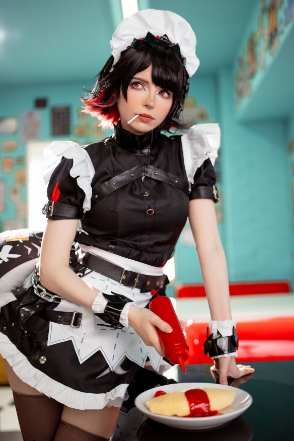 小姐姐COS《FF7：重生》艾莉丝 雪白长裙优雅知性！