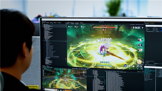 三星玄龙骑士OLED G8解锁《Solo Leveling: ARISE》体验新境界