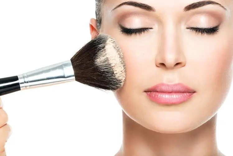化妆的步骤是什么？长期化妆对于我们的皮肤会有哪些危害