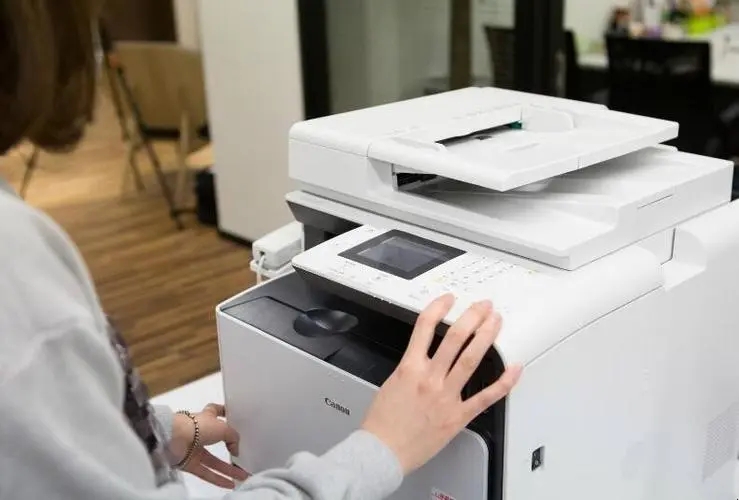 打印机怎么连接电脑？将打印机连接到电脑的三个步骤