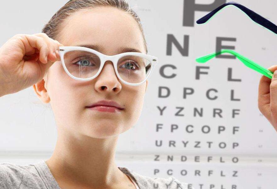近视如何矫正视力（矫正视力的五种方法）