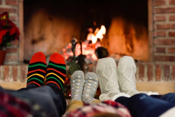 研究表明睡觉时穿袜子更容易睡着：网友：长筒丝袜？