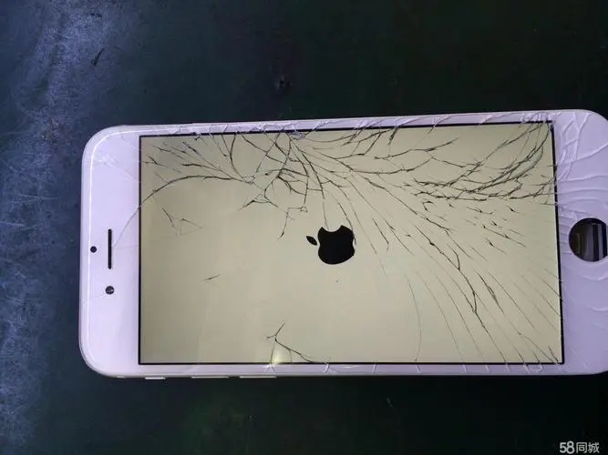 苹果屏幕坏了？苹果手机的屏幕去哪里修，这两个地点专业能力够强