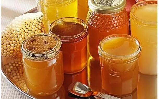 蜂蜜怎么保存最好（蜂蜜保存需要注意的四个方面介绍）