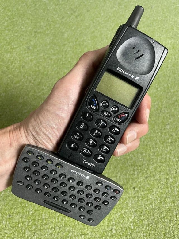 诺基亚、摩托罗拉！这50款20年前的手机你用过几个？