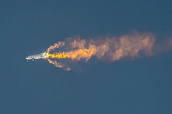 SpaceX星舰发射失败 升空3分钟后在空中炸成烟花！