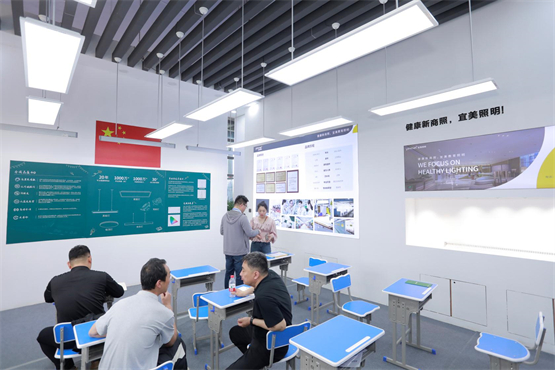 宜美照明亮相2023中国教育装备展，独特设计诠释健康照明