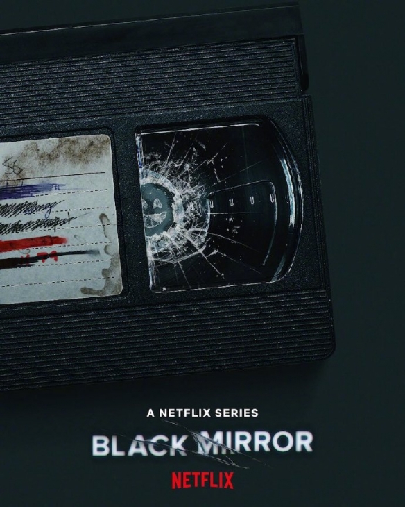 《黑镜》第六季曝新剧照、海报 熟悉的画风回归了！