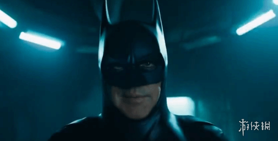 DC超英《闪电侠》最新预告放出 蝙蝠侠帅气登场！